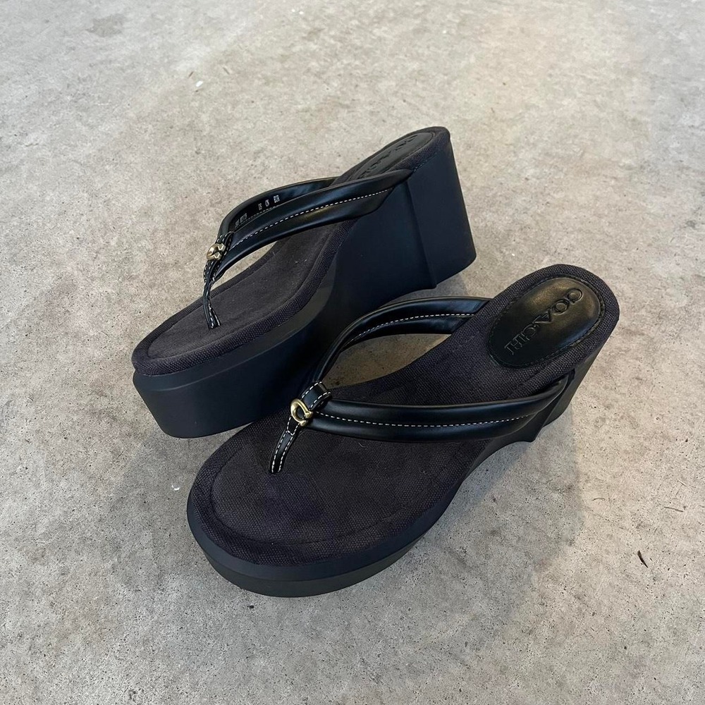2010s Coach Frankie Signature Jacquard Platform Flip Flops size 9